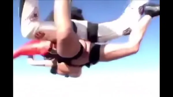 Nejlepší Funny nude girl skydiving klipy Videa