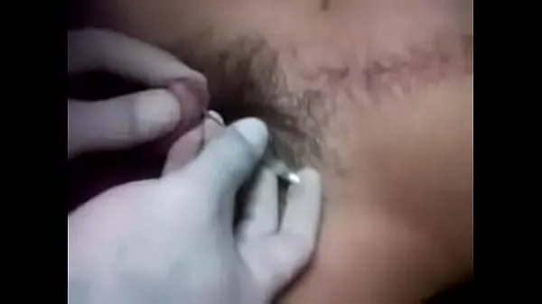 Los mejores Aplicando PIercing no pau - piercing en la polla vídeos cortos