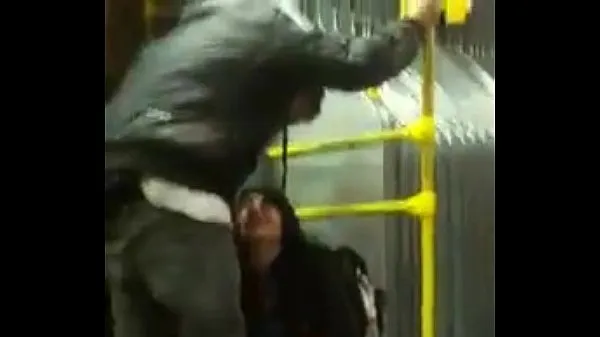 I migliori video di clip La donna urina nel bus transmilenio di Bogotà