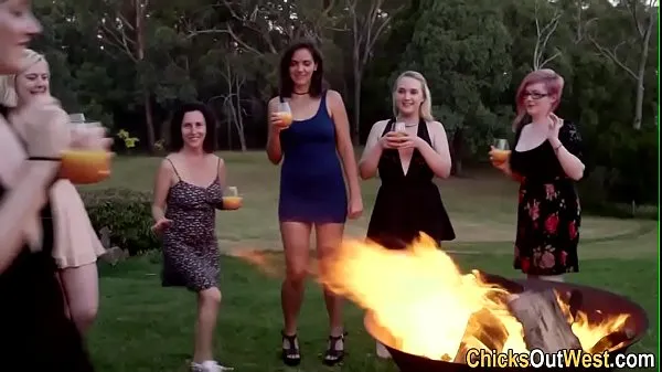 Τα καλύτερα Aussie lesbians partying βίντεο κλιπ