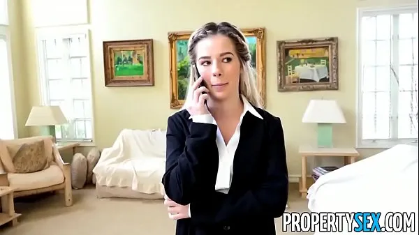 I migliori video di clip PropertySex - L'agente immobiliare minuta calda scopa il collega per ottenere l'elenco di casa