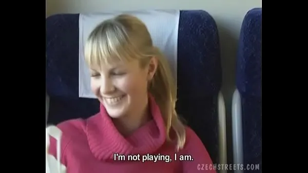 Meilleurs Rues tchèques Fille blonde dans le train clips vidéos