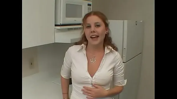 Meilleurs Elle est seule à la maison - se masturbe dans la cuisine clips vidéos