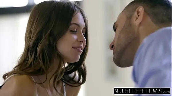 Bästa NubileFilms - Girlfriend Cheats And Squirts On Cock klippen Videoklipp