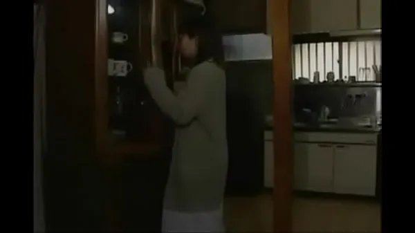 最好的Japanese hungry wife catches her husband片段视频