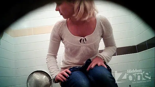 Beste Erfolgreiches Voyeur-Video von der Toilette. Blick von den beiden KamerasClips-Videos