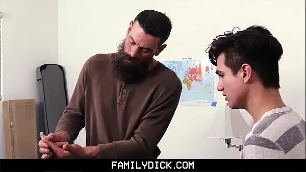 Melhores FamilyDick - StepDaddy ensina enteado virgem a chupar e foder clipes de vídeos