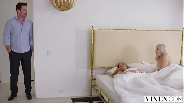 Bästa VIXEN Two Curvy Roommates Seduce and Fuck Married Neighbor klippen Videoklipp