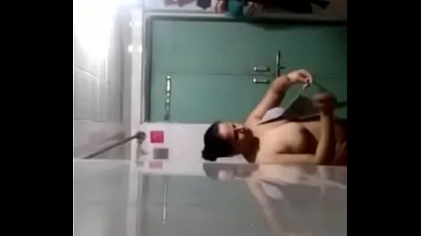 Divya bathroom shoot ( naked version video clip hay nhất