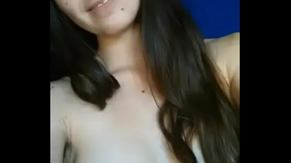 shows her boobs to her classmates Klip Video terbaik