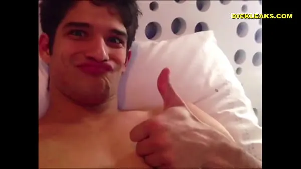 最高のTyler Posey Nudes & Jerk Off Video LEAKEDクリップビデオ