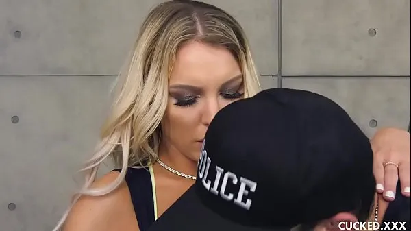 Meilleurs Kenzie Taylor Cucks Mari après qu'il soit arrêté clips vidéos