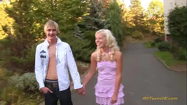 Beste junges blondes Paar wird heißClips-Videos
