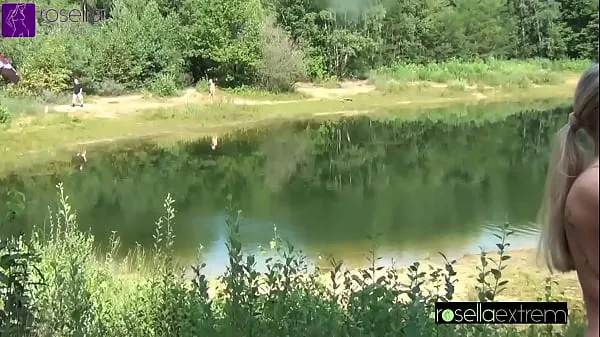 I migliori video di clip Lo sperma e la cagna pissing si fa pubblico su un lago balneabile, la bocca farcita! Sporco usato da 40 uomini come toilette per sperma e piscio! Parte 3