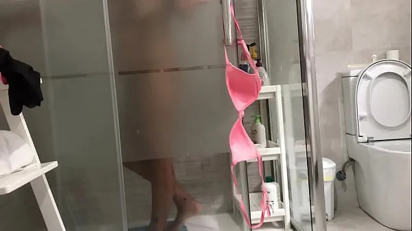 Beste sister in law spied in the shower clips Video's