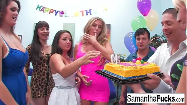 最好的Samantha celebrates her birthday with a wild crazy orgy片段视频