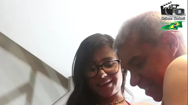 I migliori video di clip La ninfetina Amanda Souza fa star male la 65enne Zé Carioca dopo essere stata così eccitata. Produzione Rubens Badaro (video completo su xvideos rosso