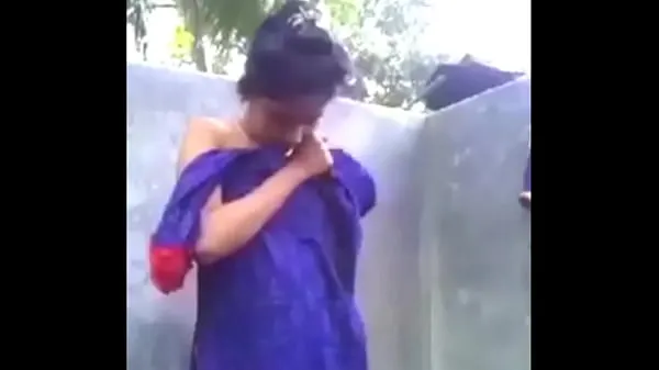 Best Indian Desi girl bathing video clips Videos