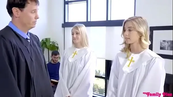 I migliori video di clip Famiglia felice: ribellione in chiesa