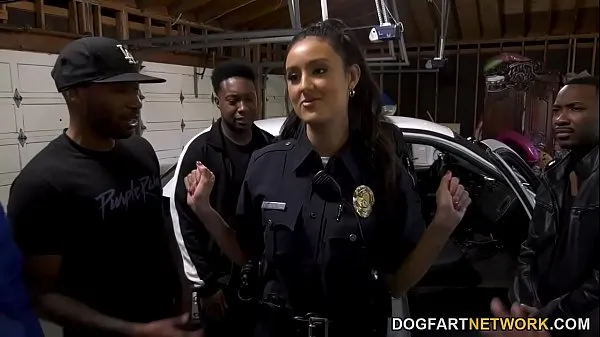 Bedste Police Officer Job Is A Suck - Eliza Ibarra klip videoer