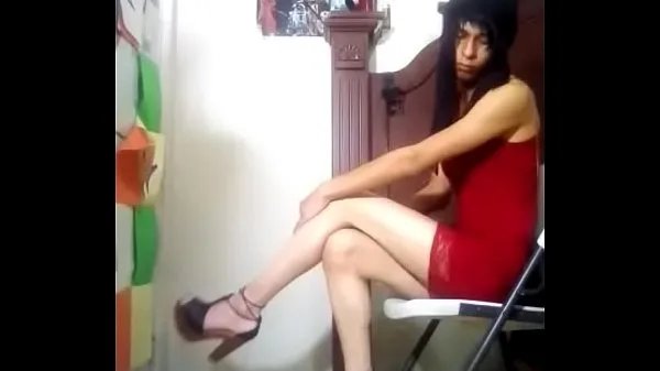 I migliori video di clip Sexy Tranny and chair modeling his sexy body