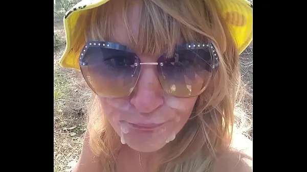 Beste Versautes Selfie - Schneller Fick im Wald. Blowjob, Arsch lecken, Doggystyle, Sperma im Gesicht. Sex im FreienClips-Videos