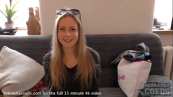 Meilleurs 20yo kima fait sa première vidéo chaude minuscule blonde spinner clips vidéos