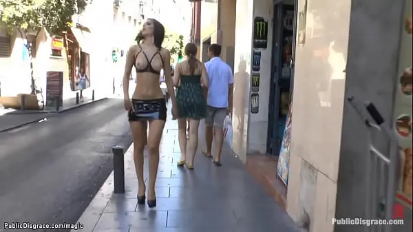 Los mejores Puta de tetas desnudas caminando en público vídeos cortos