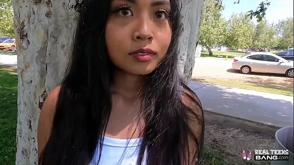 Τα καλύτερα Real Teens - Chesty Asian Luna Mills Does Her First Porn Casting βίντεο κλιπ