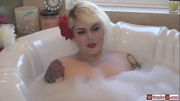 Trans stepmom Isabella Sorrenti anal fucks stepson Video klip terbaik