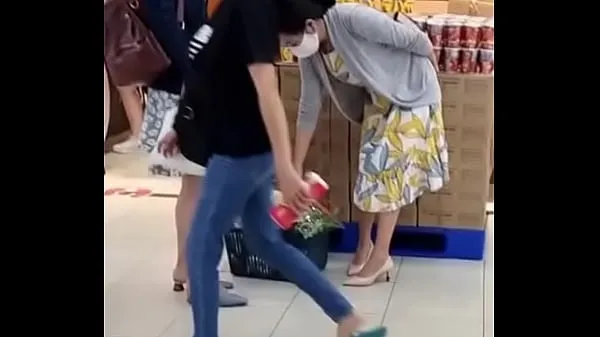 सर्वोत्तम 2 vietnamese upskirt in the mall क्लिप वीडियो