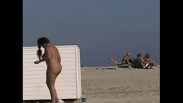 Los mejores Esposa exhibicionista 19 - ¡Anjelica se burla de voyeurs al azar en una playa pública mostrando su coño afeitado vídeos cortos