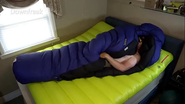 Short Version Humping Overfilled Feathered Friends Sleepingbag With Cum Covered Finish Video klip terbaik