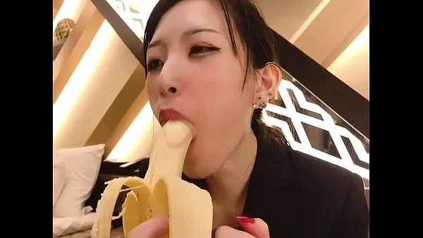 Beste BLOWJOB TO BANANA, um dem japanischen Amateur-Handjob das Kondom anzuziehenClips-Videos