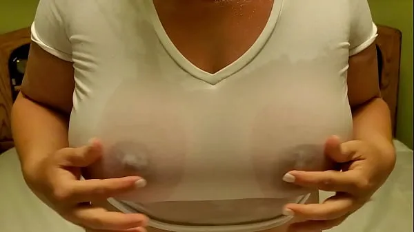 Los mejores Jugar con mis tetas me pone muy caliente vídeos cortos