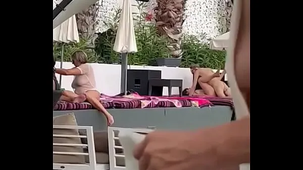 A legjobb Breakfast by the pool klip videók