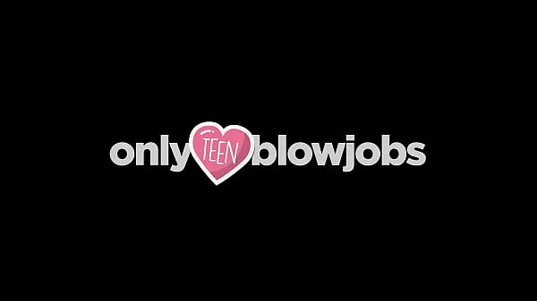 Лучшие OnlyTeenBlowjobs - Задорная блондинка-чирлидерша стучится в мою дверь, чтобы сделать минет клипы Видео