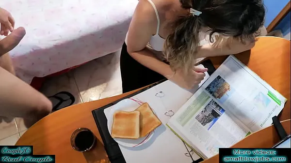 أفضل Cum breakfast-toast with milk while I am reading مقاطع فيديو