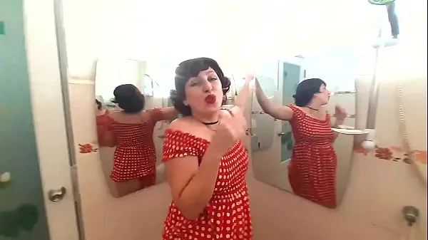 Melhores Gatinha pinup sem calcinha na frente do espelho Retro Vintage Nude empregada Dona de casa clipes de vídeos