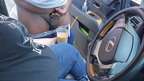 Melhores Pedi a um estranho na rua para se masturbar e gozar no meu café gelado (Masturbação em público) Sexo no carro ao ar livre clipes de vídeos