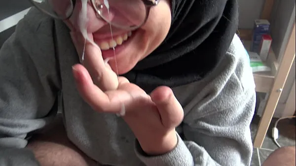 Τα καλύτερα A Muslim girl is disturbed when she sees her teachers big French cock βίντεο κλιπ