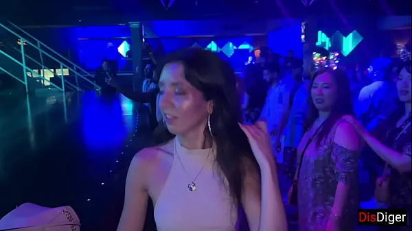 最好的Horny girl agreed to sex in a nightclub in the toilet片段视频