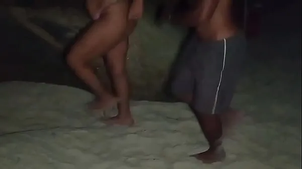 Najboljši Risky public sex on the beach almost caught by the police posnetki Video posnetki